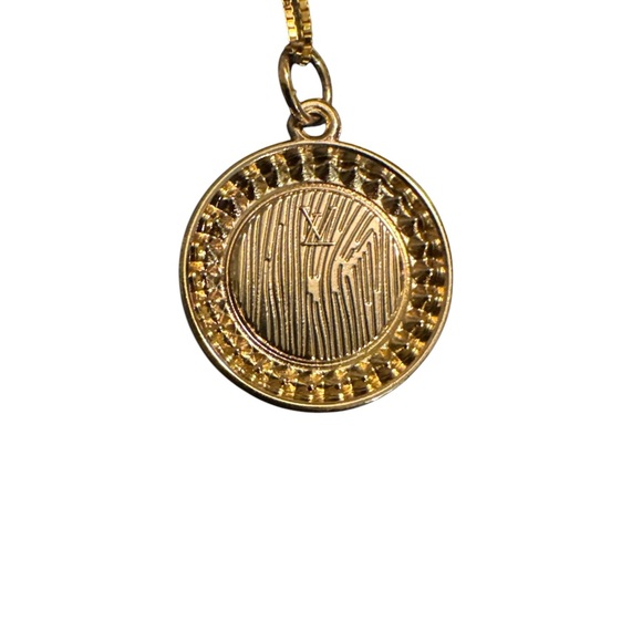 Louis Vuitton ✨Authentic Zipper pull Charm on an 18kt gold plated Neckla… - Picture 3 of 6